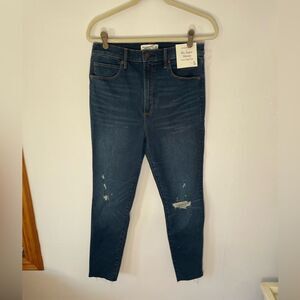 Abercrombie and fitch ultra high rise super skinny distressed jeans 31/12R NEW
